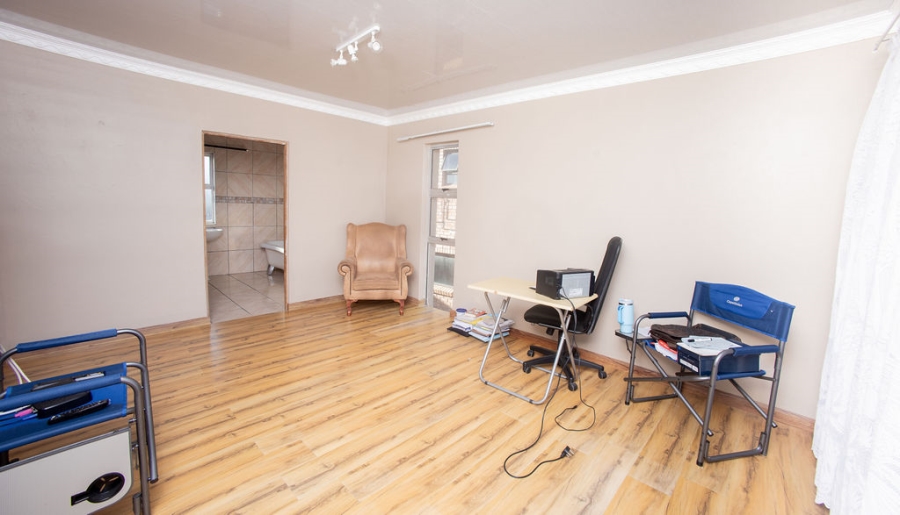 4 Bedroom Property for Sale in Sunnyridge Eastern Cape